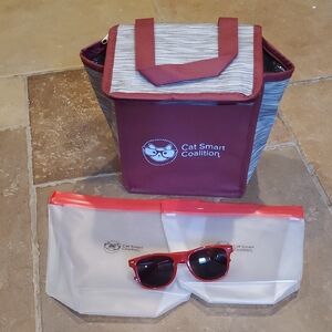 Cat Smart Coalition Cooler Bag with Sunglasses And Resealable Sandwich And  Bags